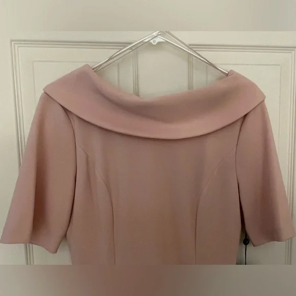 Roll Neck Sheath Collar Dress with V-back - Picture 2 of 6